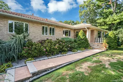 96 McCulloch Drive, Dix Hills, NY 11746 - Photo 3