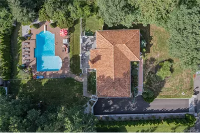 96 McCulloch Drive, Dix Hills, NY 11746 - Photo 49