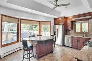 96 McCulloch Dr, Dix Hills, NY 11746 - Photo 17
