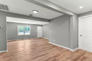 1340 Manor Ln, Bay Shore, NY 11706 - Photo 11