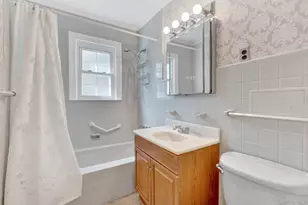 77 Elton Rd, Garden City, NY 11530 - Photo 23