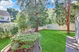 77 Elton Rd, Garden City, NY 11530 - Photo 5