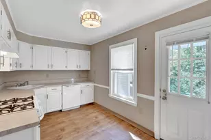 77 Elton Rd, Garden City, NY 11530 - Photo 19