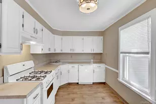 77 Elton Rd, Garden City, NY 11530 - Photo 21