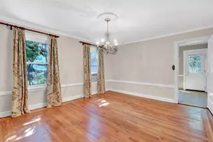 77 Elton Rd, Garden City, NY 11530 - Photo 15