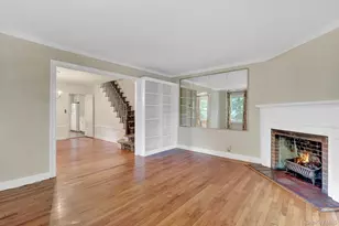 77 Elton Rd, Garden City, NY 11530 - Photo 9