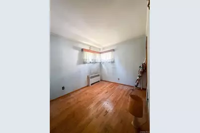 124 Westwood Road N, Massapequa Park, NY 11762 - Photo 7
