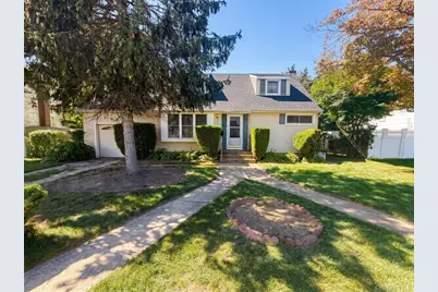 124 Westwood Road N, Massapequa Park, NY 11762 - Photo 1