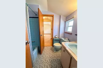 124 Westwood Road N, Massapequa Park, NY 11762 - Photo 11