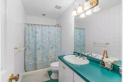 4 Ariana Court, Oyster Bay, NY 11771 - Photo 25