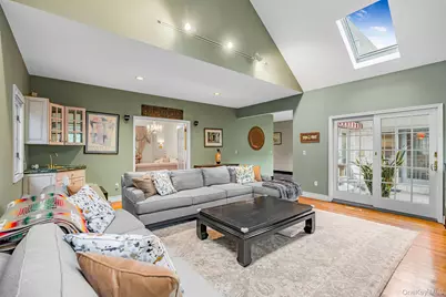 4 Ariana Court, Oyster Bay, NY 11771 - Photo 11