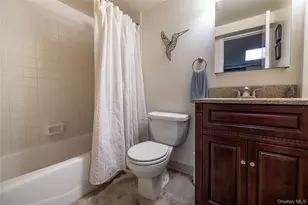 934 Hancock St, Franklin Square, NY 11010 - Photo 23