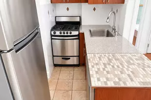 140 W 71st St, New York, NY 10023 - Photo 9