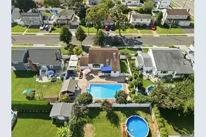 195 N Utica Avenue, Massapequa, NY 11758 - Photo 35