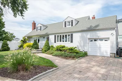 15 E Lincoln Avenue, Massapequa, NY 11758 - Photo 1