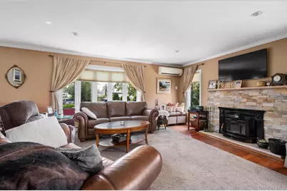 15 E Lincoln Avenue, Massapequa, NY 11758 - Photo 9