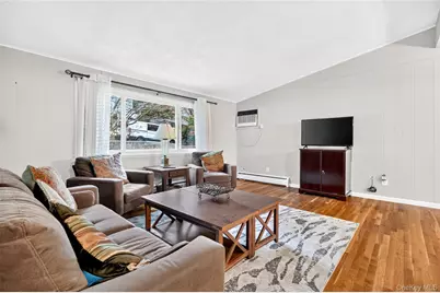 23 Howard Avenue, Valhalla, NY 10595 - Photo 7