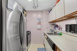 219 Admiral Ln, Bronx, NY 10473 - Photo 19