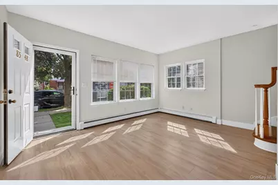 8548 257th Street, Floral Park, NY 11001 - Photo 5