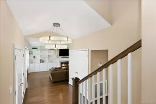 3 Maplewood Ln, East Hills, NY 11576 - Photo 11