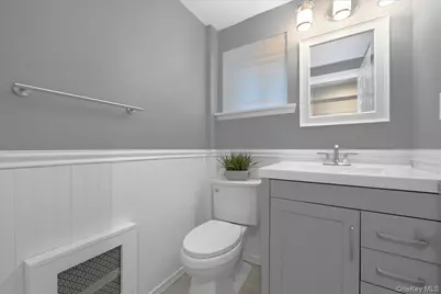 3 Maplewood Lane, East Hills, NY 11576 - Photo 19