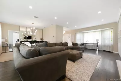 3 Maplewood Lane, East Hills, NY 11576 - Photo 5