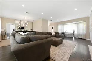 3 Maplewood Ln, East Hills, NY 11576 - Photo 5