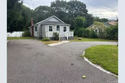 253 Railroad Avenue, Center Moriches, NY 11934 - Photo 5