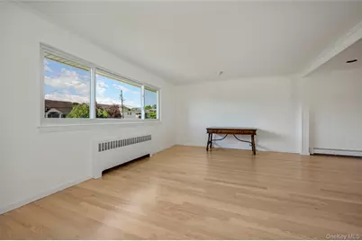 190 W Waukena Avenue, Oceanside, NY 11572 - Photo 7