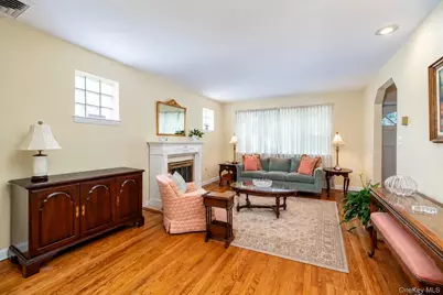 455 Morris Avenue, Rockville Centre, NY 11570 - Photo 3