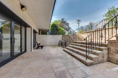 101 Jackson Avenue #2J, Mineola, NY 11501 - Photo 3