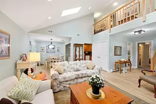 13 Hancock Ct, Coram, NY 11727 - Photo 9