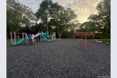 13 Hancock Court, Coram, NY 11727 - Photo 29