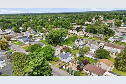 21 Independence Avenue, Babylon, NY 11702 - Photo 23