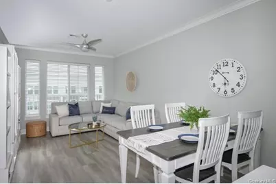 75 East Hoffman Avenue, Lindenhurst, NY 11757 - Photo 3