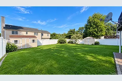 173 Pembrook Drive, Yonkers, NY 10710 - Photo 13