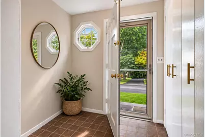 9 Verne Place, Hartsdale, NY 10530 - Photo 3
