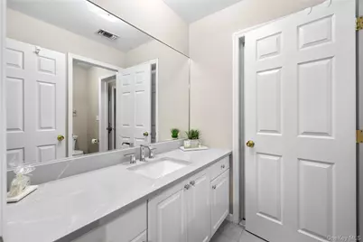 20 Millennium Court, Bohemia, NY 11716 - Photo 31