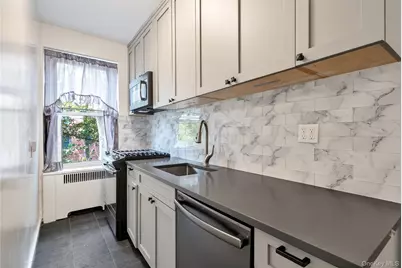 601 Pelham Parkway N #315, Bronx, NY 10467 - Photo 11
