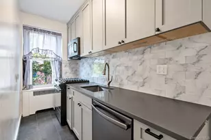 601 Pelham Pkwy N, Bronx, NY 10467 - Photo 11