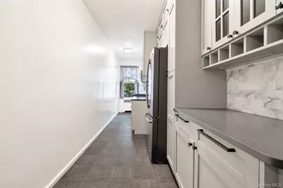 601 Pelham Parkway N #315, Bronx, NY 10467 - Photo 7