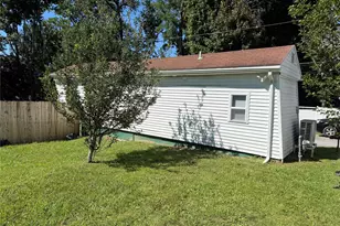 275 Robinson Ave, Newburgh, NY 12550 - Photo 17