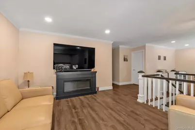 9 The Promenade, Glen Head, NY 11545 - Photo 11