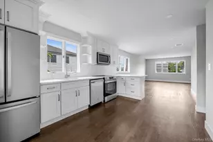 5 Linwood Rd N, Port Washington, NY 11050 - Photo 5
