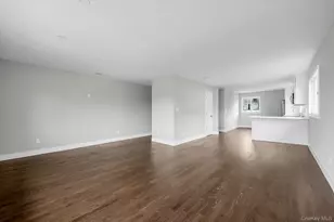 5 Linwood Rd N, Port Washington, NY 11050 - Photo 3