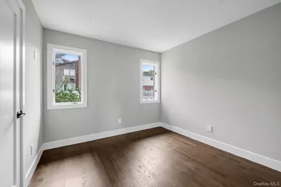 5 Linwood Road N, Port Washington, NY 11050 - Photo 9