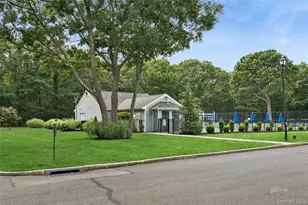90 Hampton Vista Dr, Manorville, NY 11949 - Photo 25