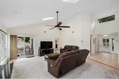90 Hampton Vista Drive, Manorville, NY 11949 - Photo 9