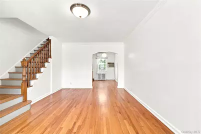 7351 Utopia Parkway, Fresh Meadows, NY 11366 - Photo 5
