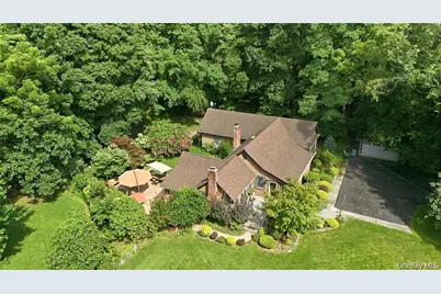 2064 N Country Road, Wading River, NY 11792 - Photo 5